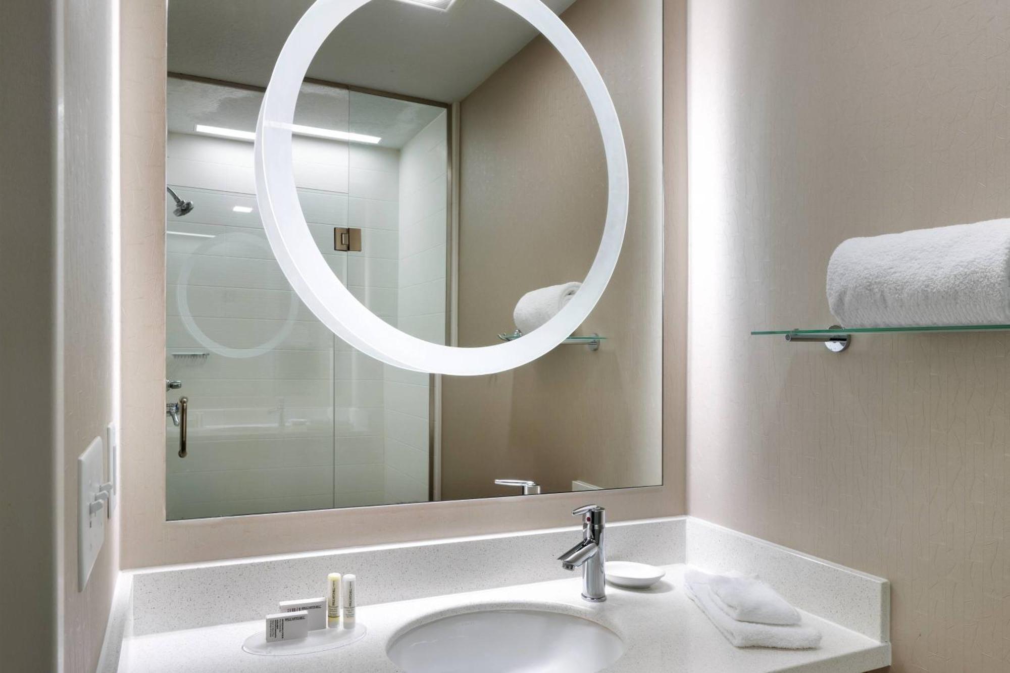 Springhill Suites By Marriott Provo Exterior photo